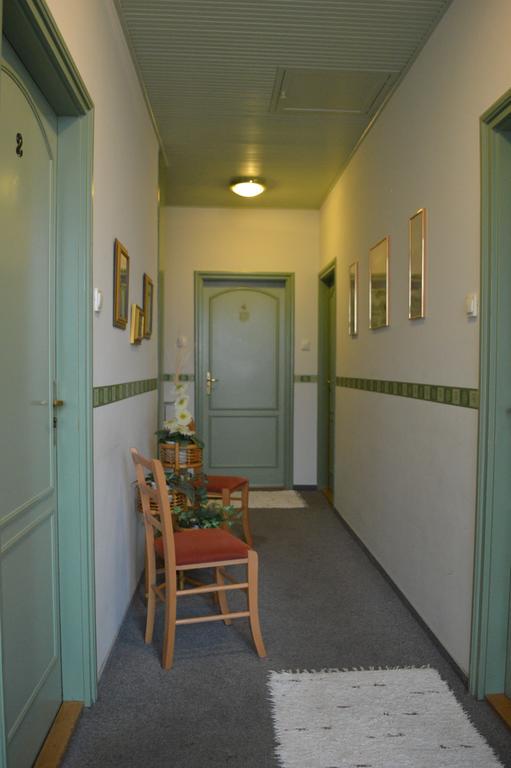 Muskatli Panzio Bed and Breakfast Győr Exteriör bild