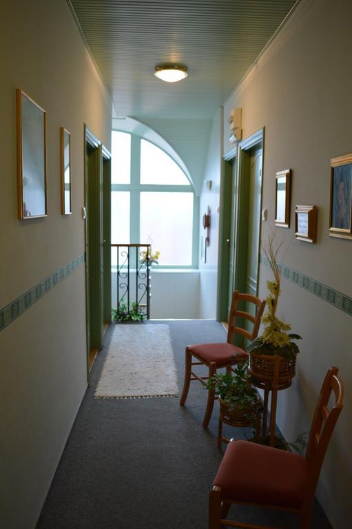 Muskatli Panzio Bed and Breakfast Győr Exteriör bild