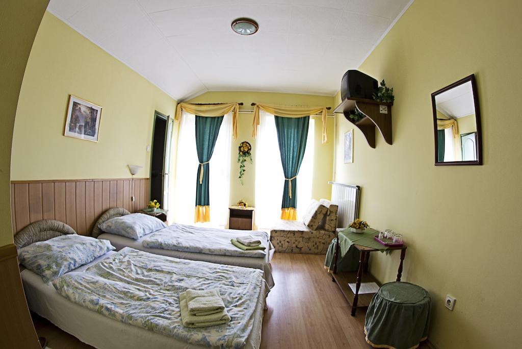 Muskatli Panzio Bed and Breakfast Győr Rum bild
