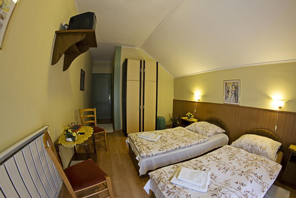 Muskatli Panzio Bed and Breakfast Győr Rum bild