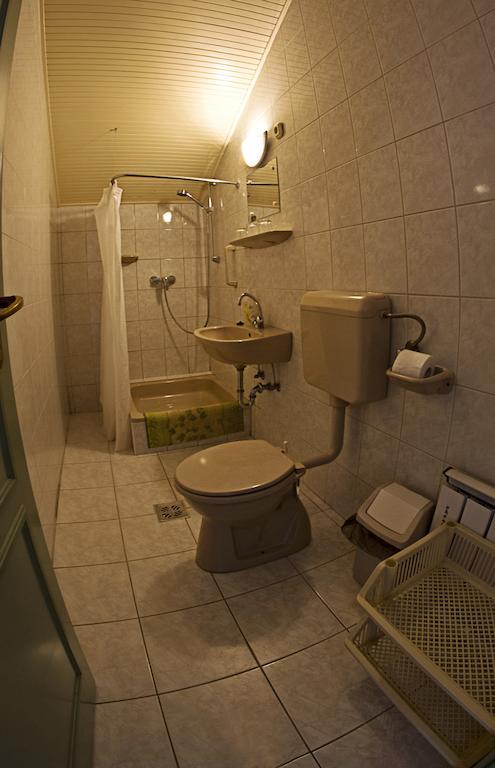 Muskatli Panzio Bed and Breakfast Győr Rum bild