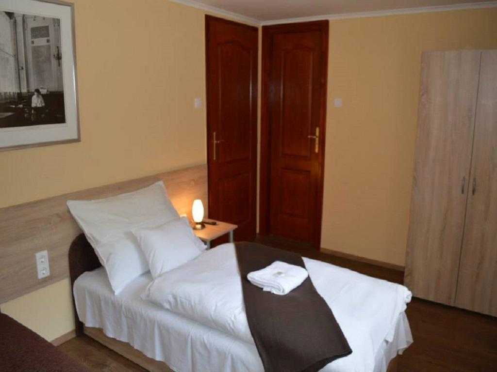 Muskatli Panzio Bed and Breakfast Győr Exteriör bild