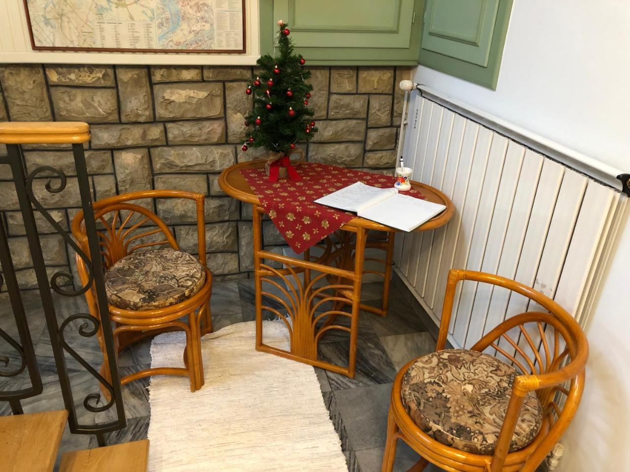 Muskatli Panzio Bed and Breakfast Győr Exteriör bild